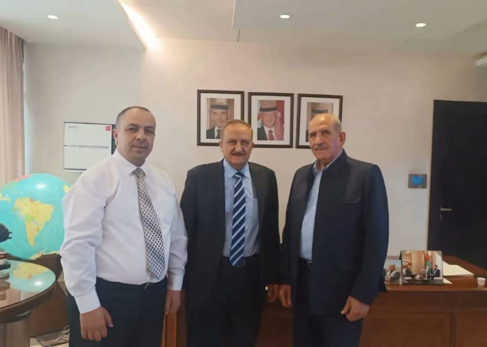 صورة حول : بحث التعاون بين "الفوسفات الأردنية" والهيئة الهاشمية للمصابين العسكريين بحث التعاون بين "الفوسفات الأردنية" والهيئة الهاشمية للمصابين العسكريين