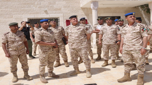 صورة حول : الحنيطي يزور المنطقة العسكرية الشمالية ويفتتح المبنى الجديد لقيادة لواء الملك طلال الآلي/3 الحنيطي يزور المنطقة العسكرية الشمالية ويفتتح المبنى الجديد لقيادة لواء الملك طلال الآلي/3