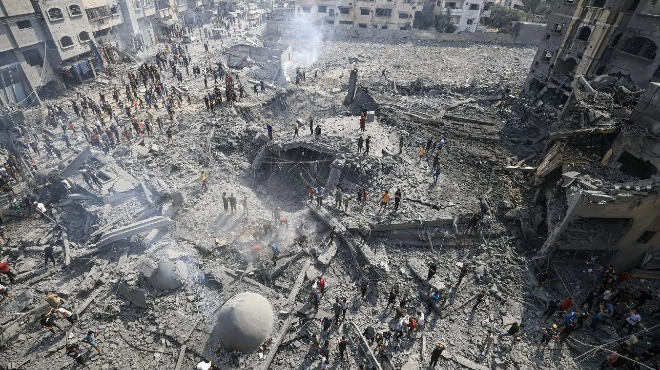 صورة حول : استشهاد 6 فلسطينيين بقصف خيام نازحين غرب غزة استشهاد 6 فلسطينيين بقصف خيام نازحين غرب غزة