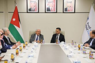 "طاقة الأعيان" تطلع على خطط ومشاريع شركة كهرباء اربد