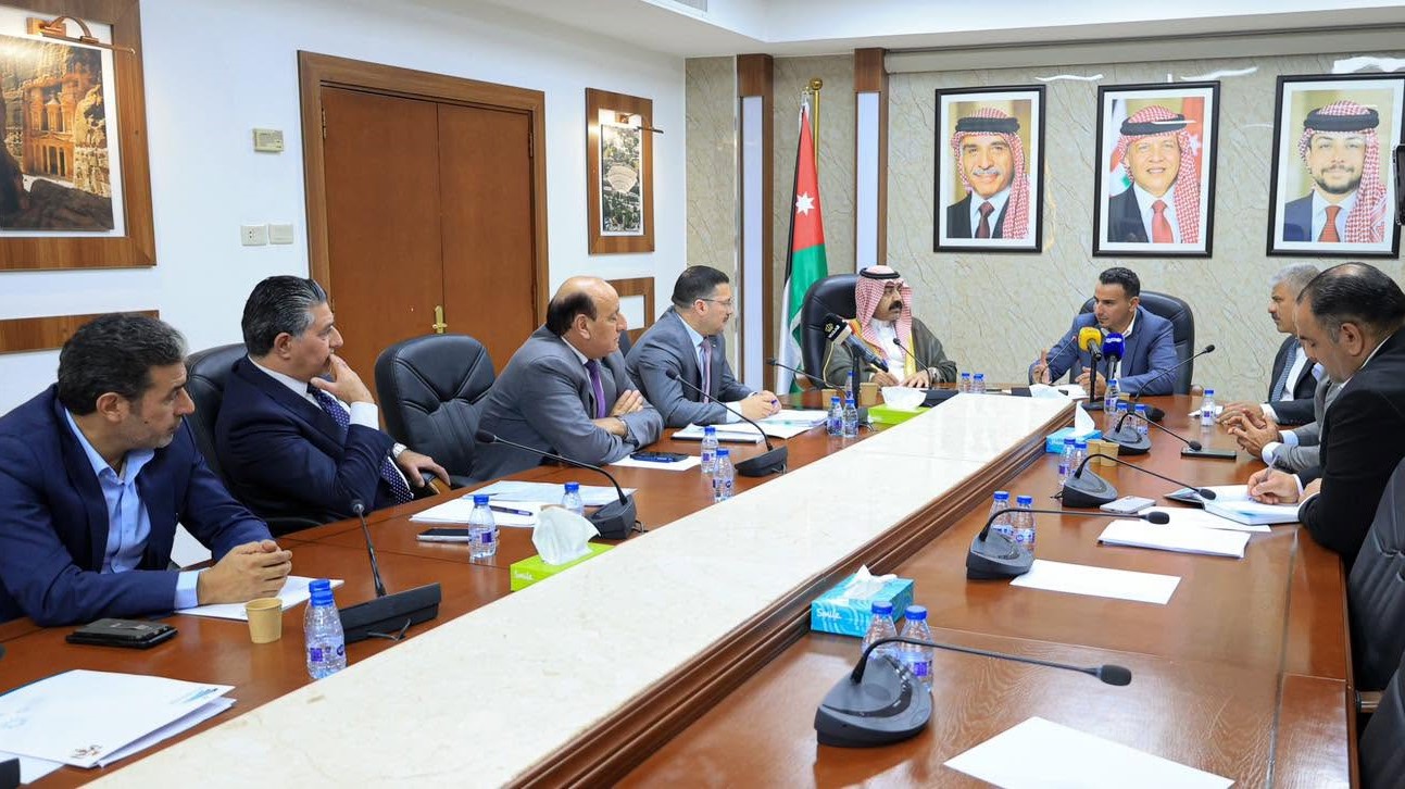 صورة حول : الزراعة النيابية تبحث أوضاع العاملين بنظام شراء الخدمات الزراعة النيابية تبحث أوضاع العاملين بنظام شراء الخدمات