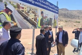 السفير الكندي يزور مشروع محطة الشحن الكهربائي في غور الصافي
