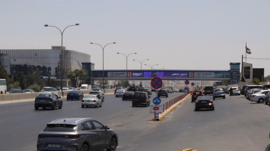الأشغال تبدأ صيانة طريق المطار ليل الأربعاء بكلفة 5.9 مليون دينار