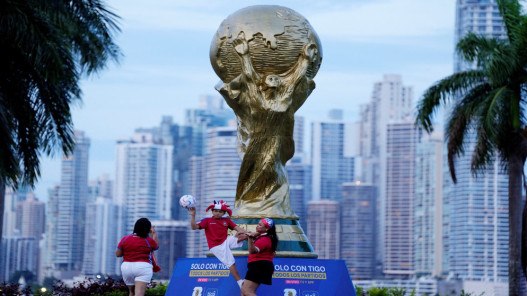 الفيفا يسمح بإدخال زجاجة مياه واحدة إلى ملاعب كأس العالم 2026