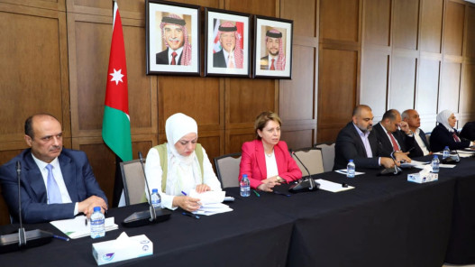 صورة حول : رئاسة الوزراء تعقد ورشة تعريفية حول الإطار الوطني الناظم للرخص القطاعية رئاسة الوزراء تعقد ورشة تعريفية حول الإطار الوطني الناظم للرخص القطاعية