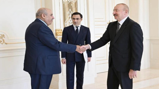 صورة حول : رئيس مجلس النواب ينقل تحيات الملك إلى الرئيس الأذربيجاني رئيس مجلس النواب ينقل تحيات الملك إلى الرئيس الأذربيجاني