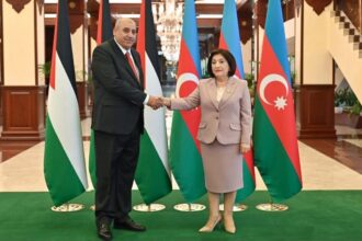القاضي يبحث ورئيسة البرلمان الأذربيجاني تعزيز العلاقات