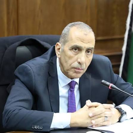 ‏"اليسَ منكم رجلٌ رشيد رقم (٢)"
