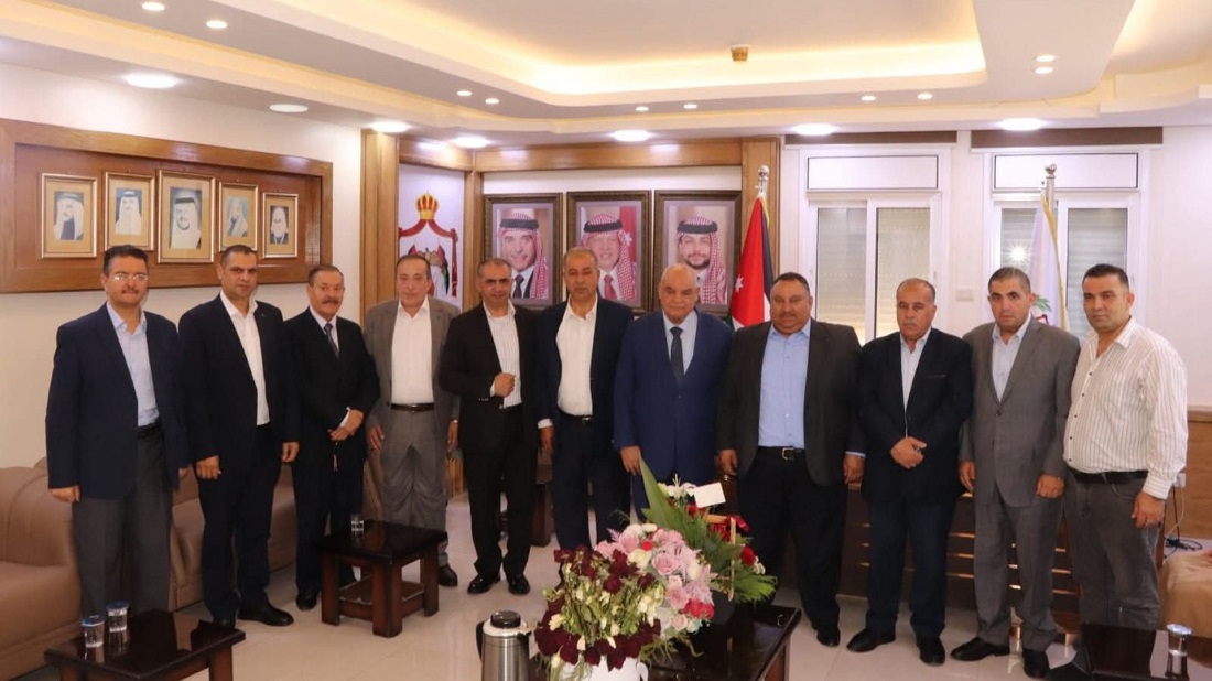 صورة حول : محافظ إربد يؤكد دعم القطاع التجاري وتحفيز الاستثمار محافظ إربد يؤكد دعم القطاع التجاري وتحفيز الاستثمار