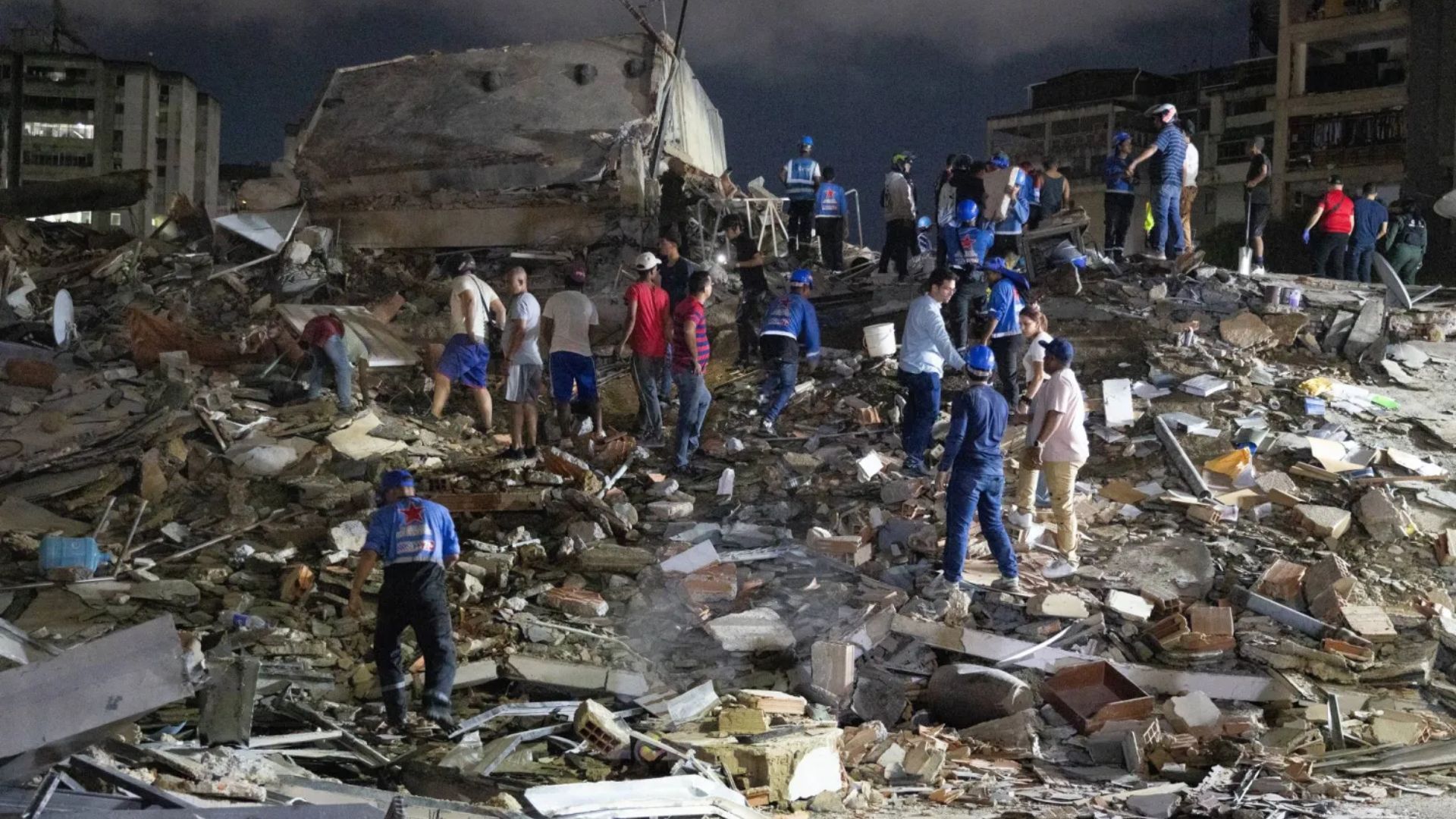 زلزال فنزويلا يرفع حصيلة الضحايا إلى 589 قتيلاً