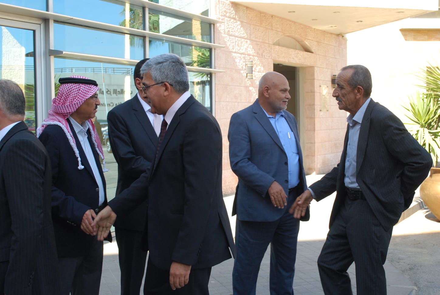 بالصور.. ال البكار وال هاها نسايب الخصاونة طلب والعيسوي لبى