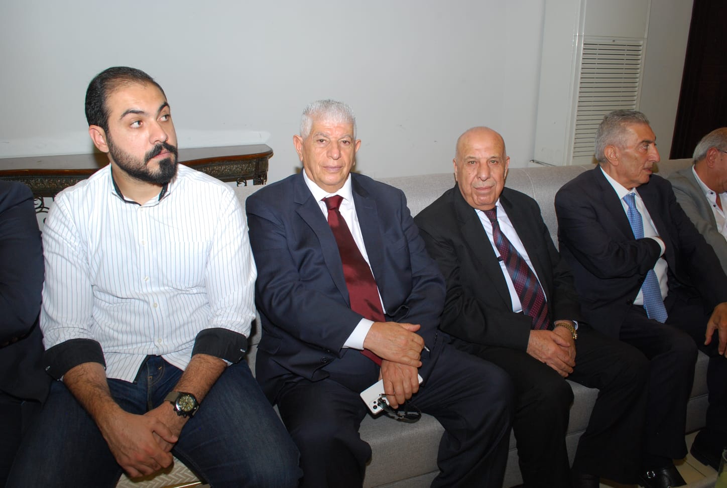 بالصور.. ال البكار وال هاها نسايب الخصاونة طلب والعيسوي لبى