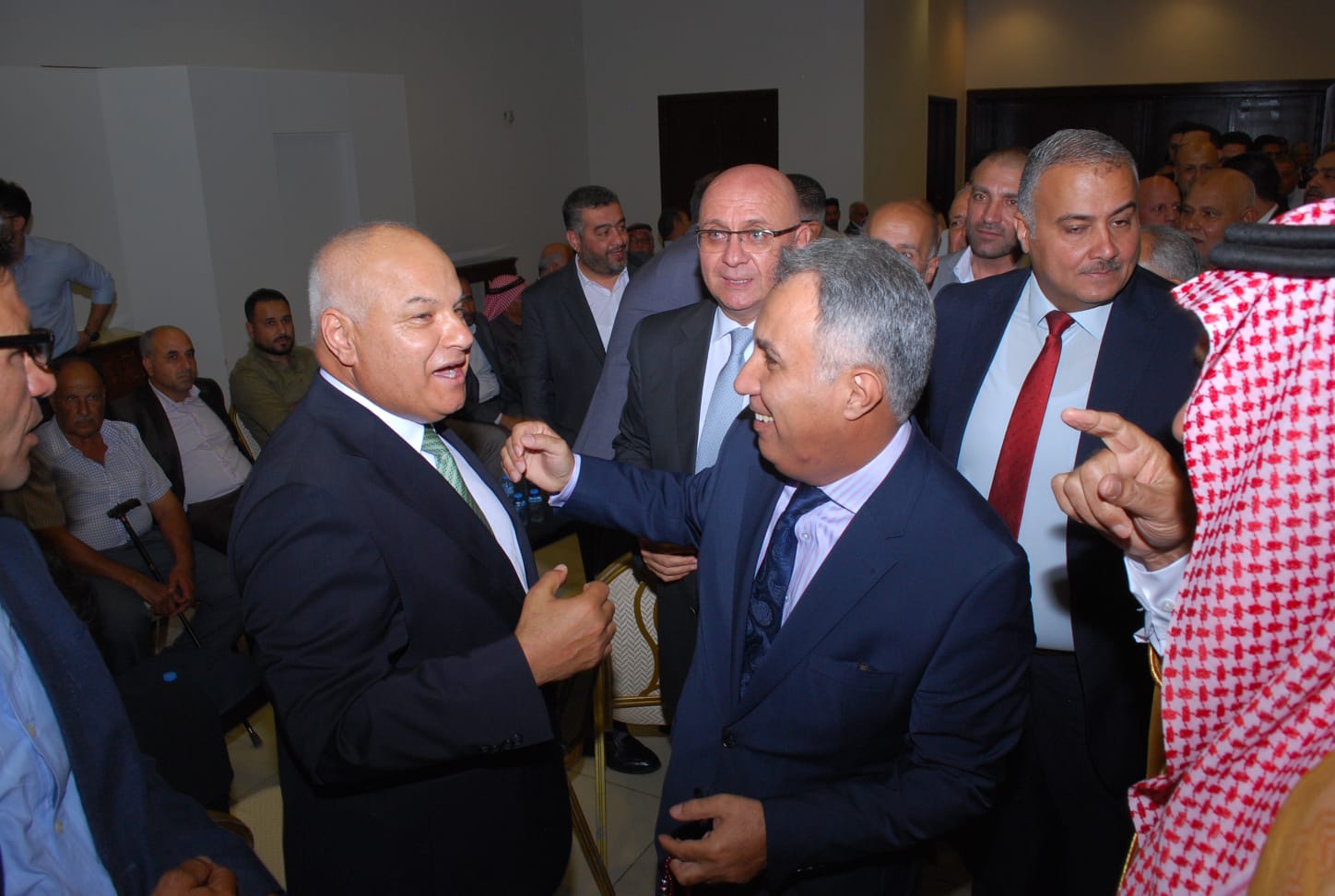 بالصور.. ال البكار وال هاها نسايب الخصاونة طلب والعيسوي لبى