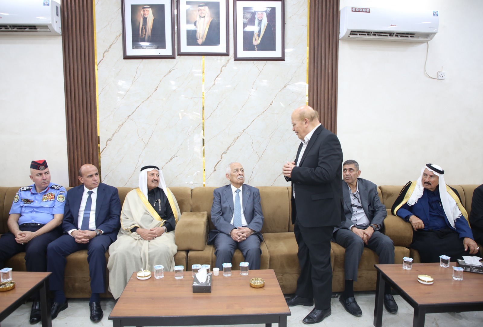 مندوبا عن الملك وولي العهد.. العيسوي يعزي المجالي والداود والصباغ