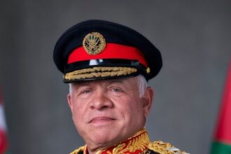 أسرة عمان الاهلية تهنئ بعيد الجلوس الملكي وذكرى الثورة العربية الكبرى ويوم الجيش