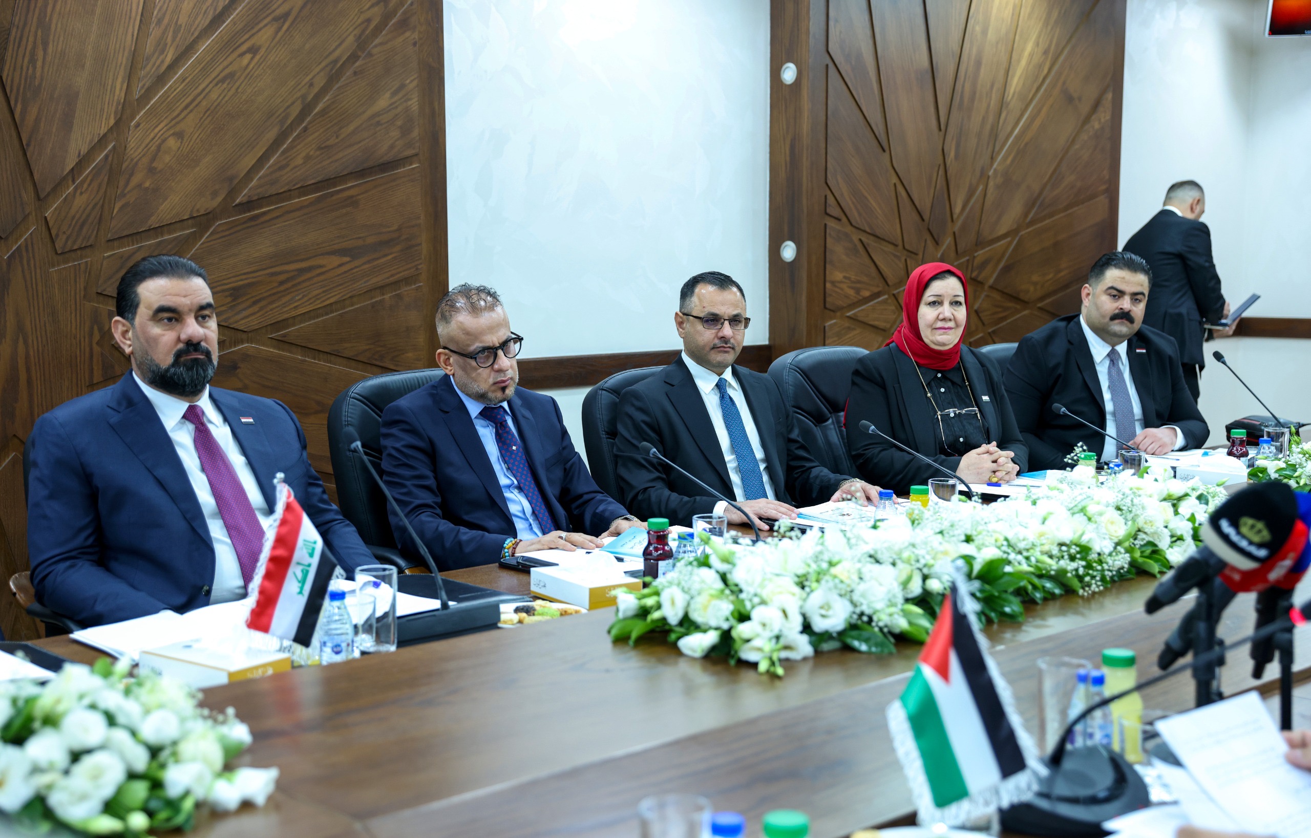 القاضي والحلبوسي يؤكدان عمق العلاقات الأردنية العراقية والحرص على تطويرها في المجالات كافة
