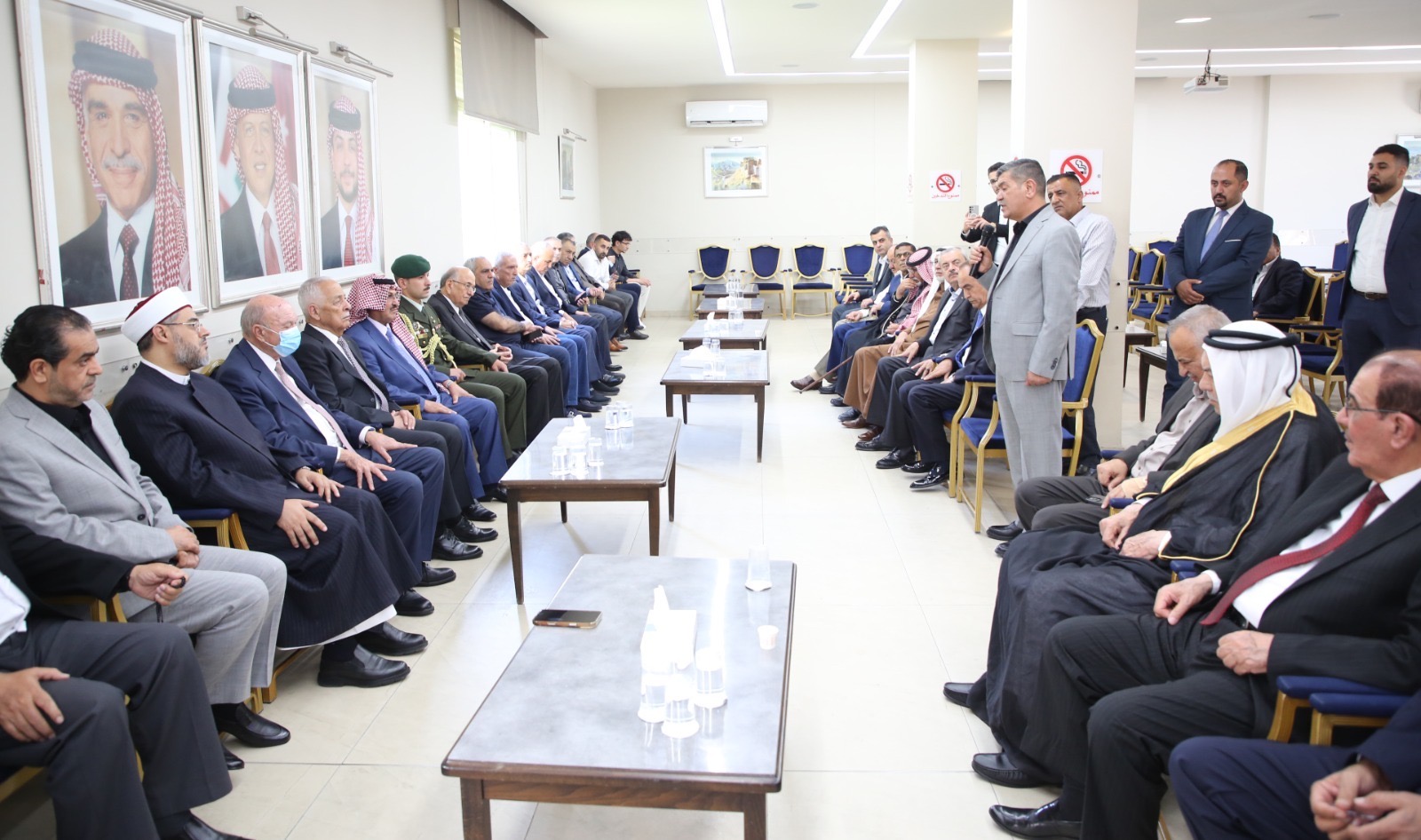 مندوبا عن الملك وولي العهد.. العيسوي يعزي الصرايرة والديك