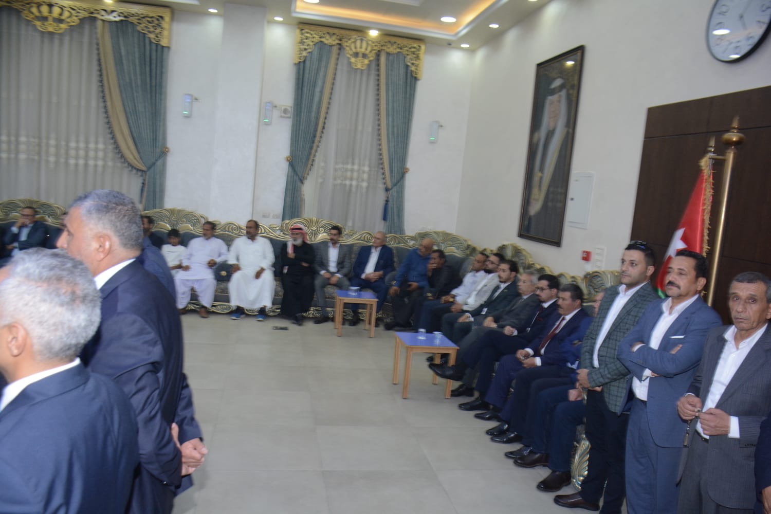 العدوان والعموش نسايب …… العدوان طلب والقلاب أعطى