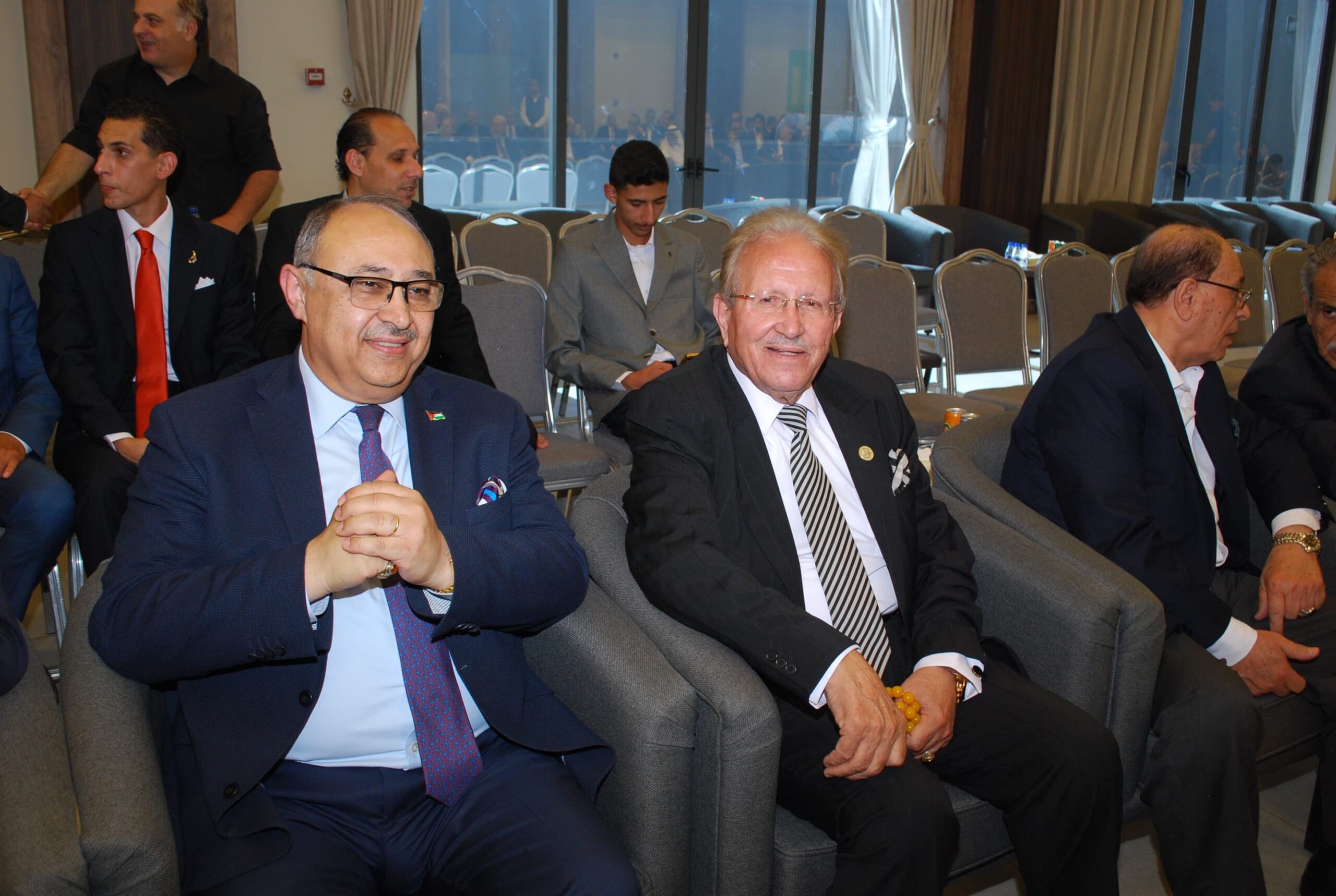 العزة والشوابكة نسايب.. دودين طلب وجابر اعطى- صور