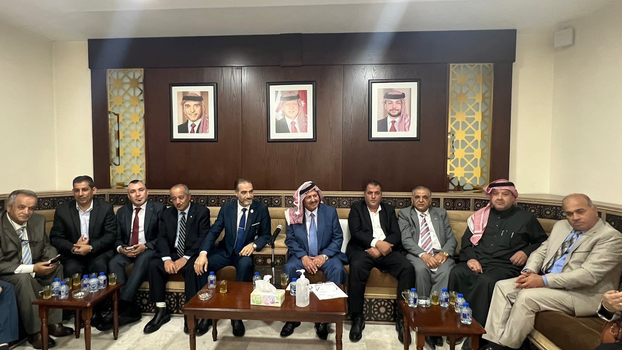 مستشار جلالة الملك لشؤون العشائر يلتقي فريق "كلنا خلف القائد"