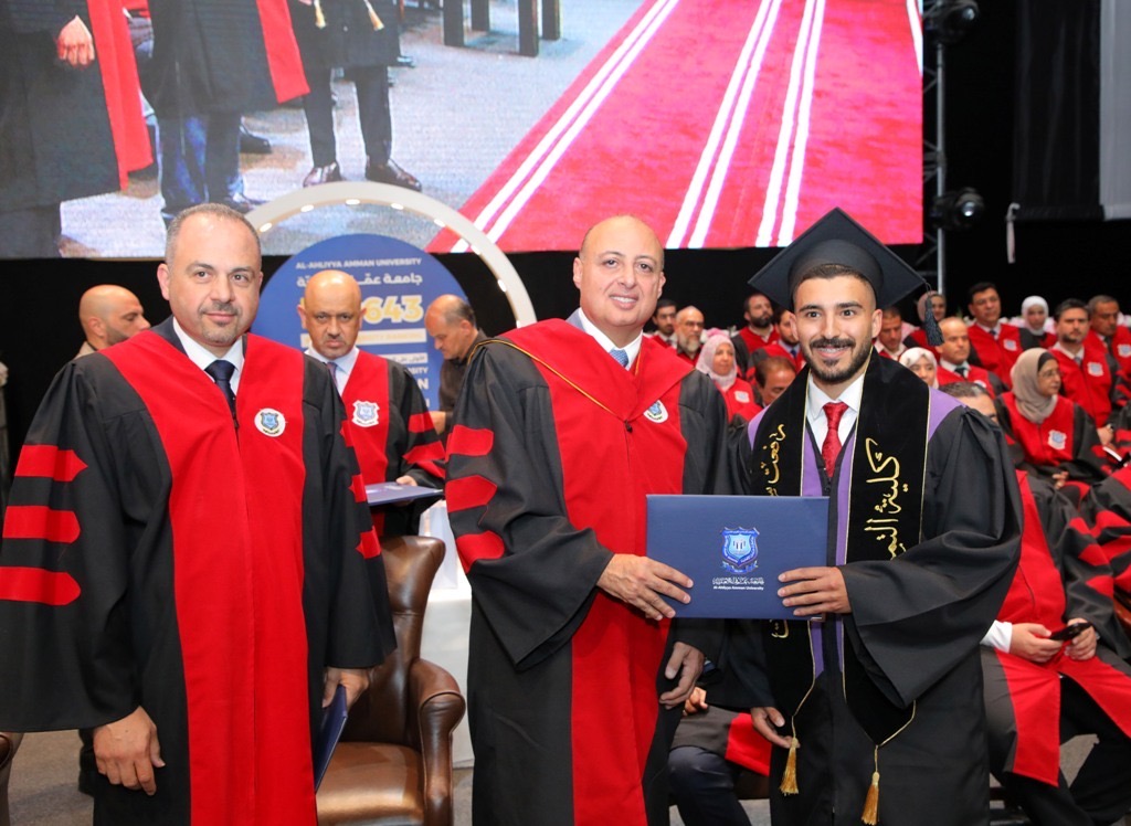 بالصور.. د.الحوراني يرعى احتفال عمان الاهلية لليوم الثاني بتخريج طلبة الفصل الثاني من الفوج 33