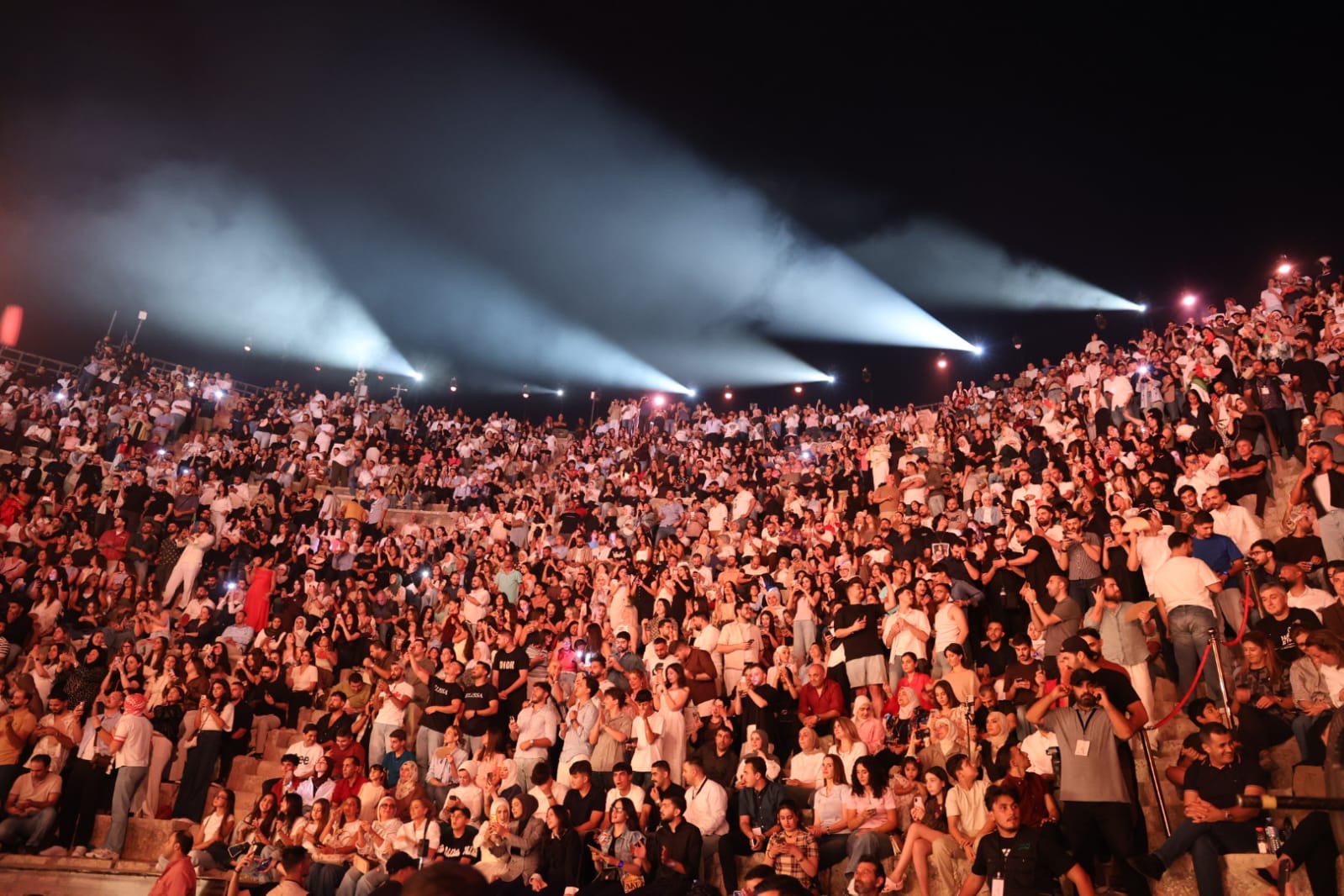 ملكة الإحساس إليسا تسطر ليلة مليئة بالحب في جرش الـ40