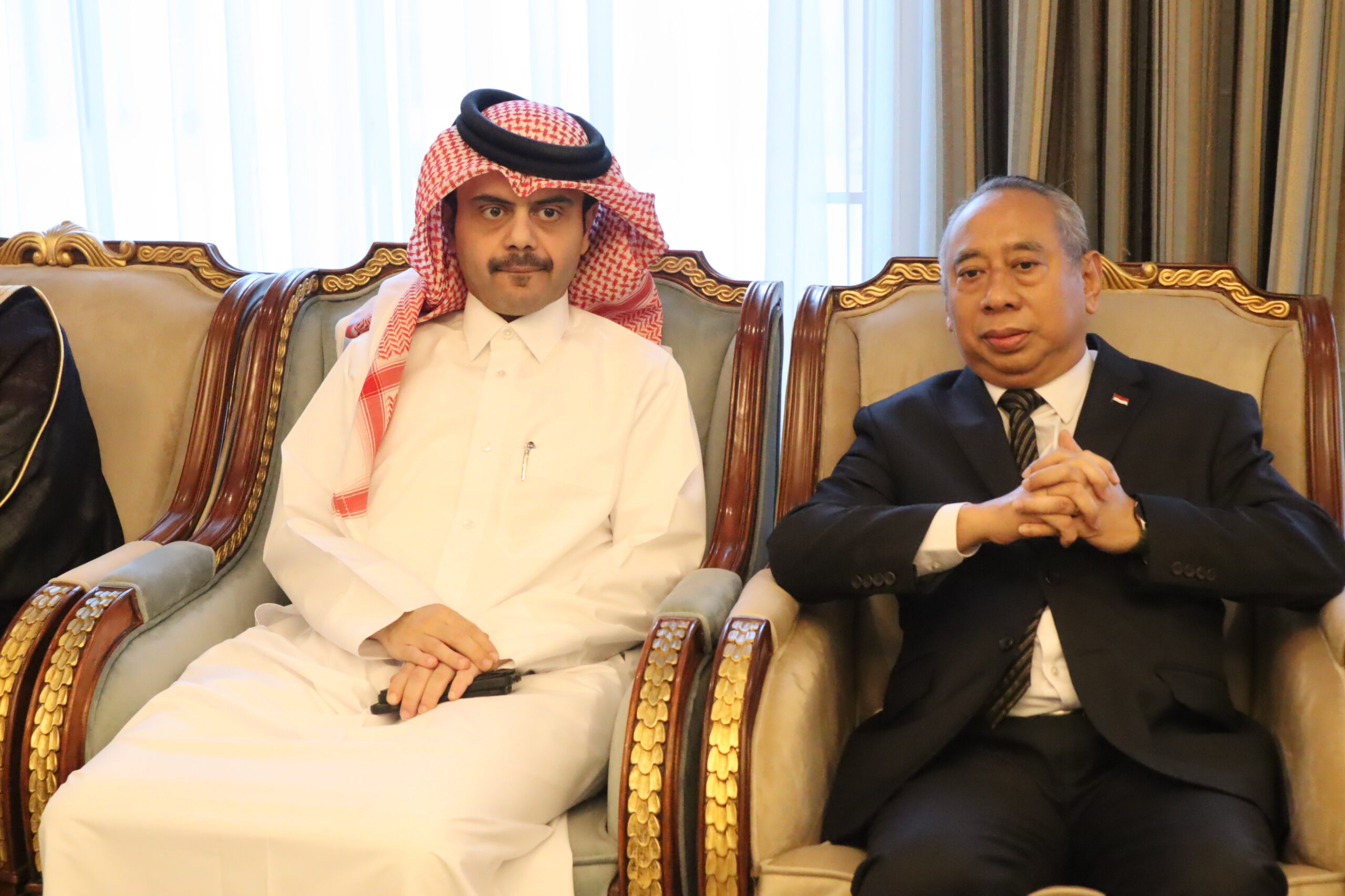 سفارة قطر في الأردن تستقبل المعزين بوفاة الأمير الوالد الشيخ حمد بن خليفة آل ثاني