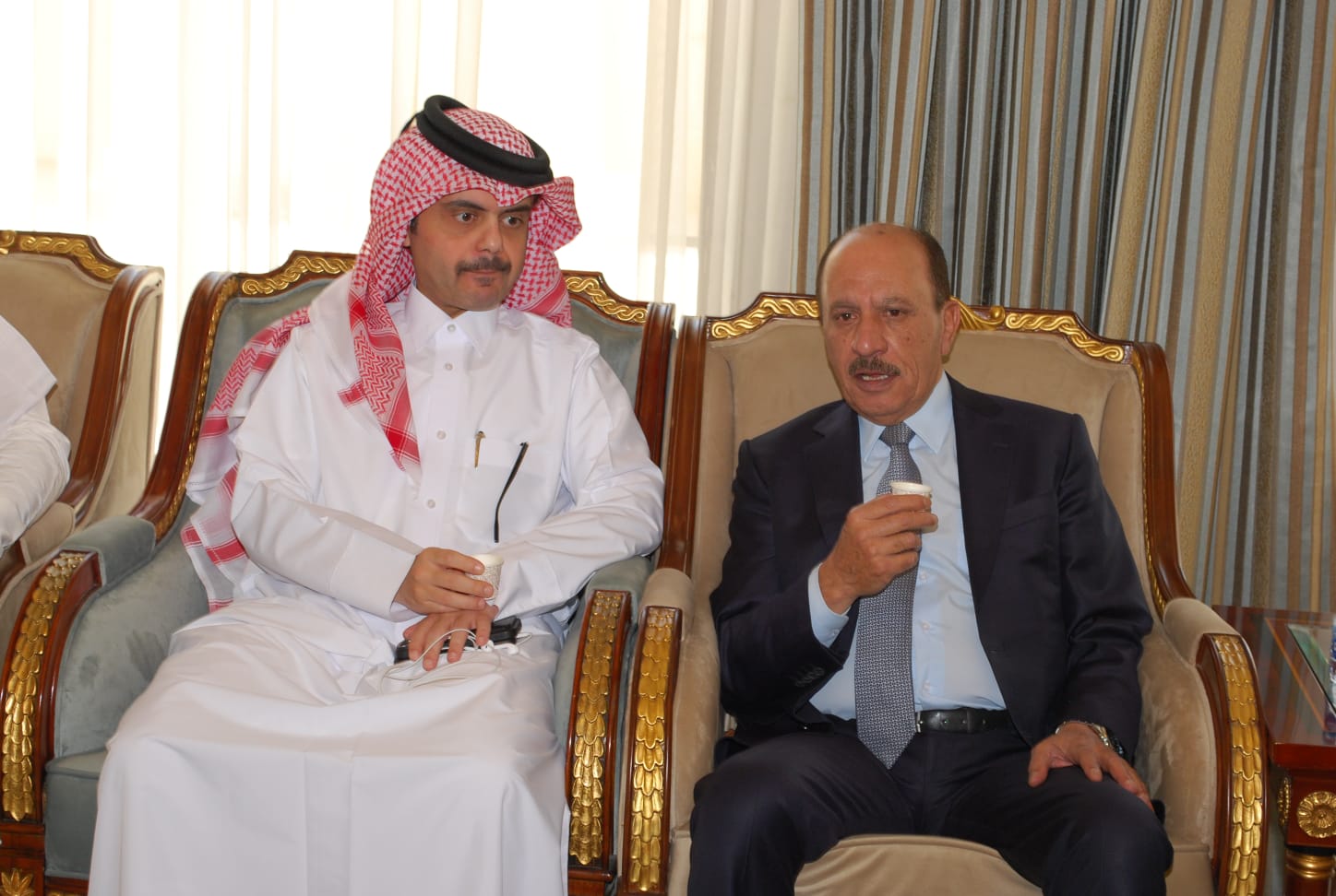 سفارة قطر في الأردن تستقبل المعزين بوفاة الأمير الوالد الشيخ حمد بن خليفة آل ثاني