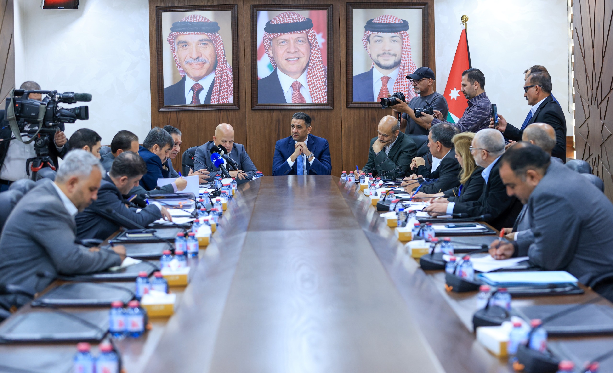 صورة حول : "الاقتصاد النيابية" تشرع بمناقشة مشروع قانون إلغاء المؤسسة الاستهلاكية المدنية "الاقتصاد النيابية" تشرع بمناقشة مشروع قانون إلغاء المؤسسة الاستهلاكية المدنية