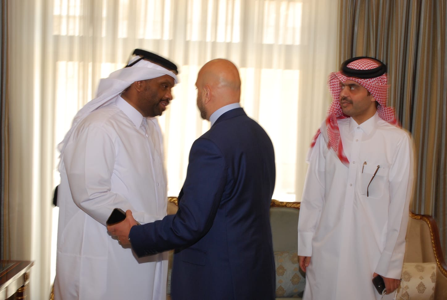 سفارة قطر في الأردن تستقبل المعزين بوفاة الأمير الوالد الشيخ حمد بن خليفة آل ثاني
