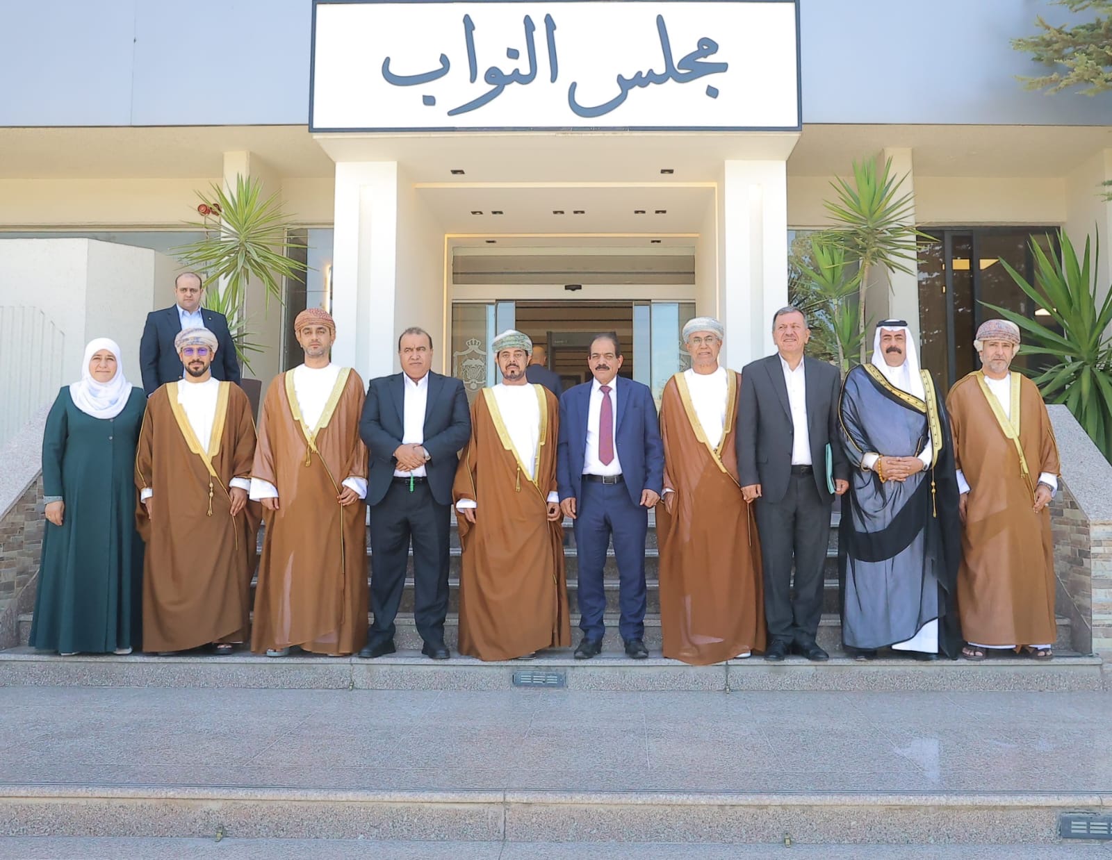 صورة حول : "القانونية النيابية" تلتقي نظيرتها العُمانية "القانونية النيابية" تلتقي نظيرتها العُمانية