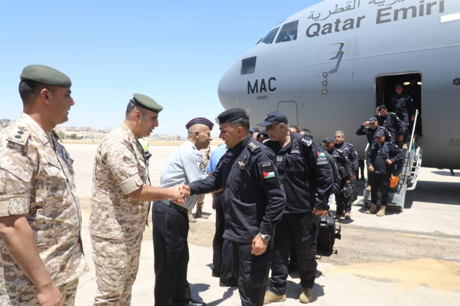 ولي العهد يثمن جهود فريق البحث والانقاذ بعد عودتهم من فنزويلا