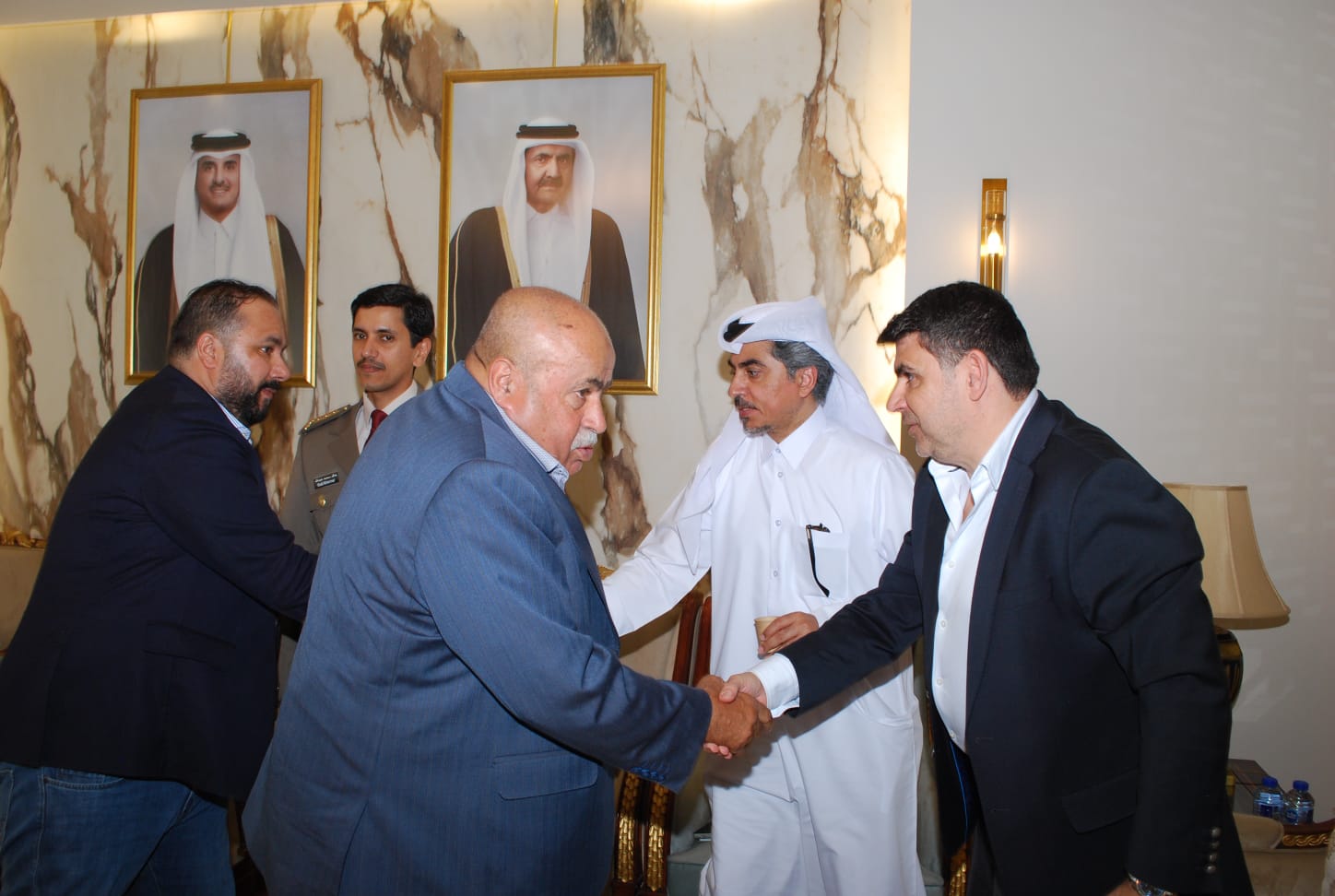 سفارة قطر في الأردن تستقبل المعزين بوفاة الأمير الوالد الشيخ حمد بن خليفة آل ثاني
