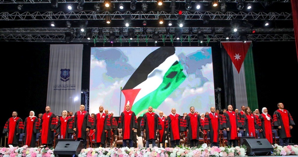بالصور.. د.الحوراني يرعى احتفال عمان الاهلية لليوم الثاني بتخريج طلبة الفصل الثاني من الفوج 33