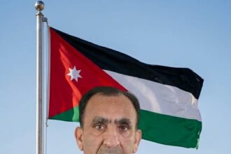 "خارج سياق الوطن: متى تخلع نقابة الفنانين ثوب ’الغرام‘ وتلتفت لبطولات الأسوار وكرم الخنادق؟"