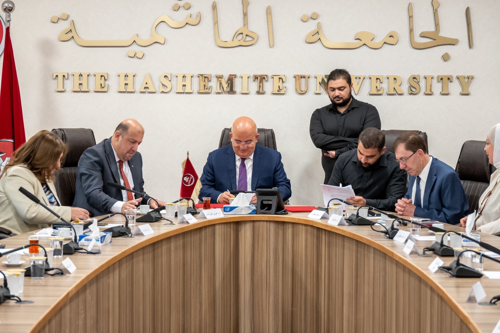صورة حول : الجامعة الهاشمية تطلق الدورة الأولى من برنامج احتضان المشاريع الريادية الطلابية بتوقيع اتفاقيات مشاريع ابتكارية الجامعة الهاشمية تطلق الدورة الأولى من برنامج احتضان المشاريع الريادية الطلابية بتوقيع اتفاقيات مشاريع ابتكارية