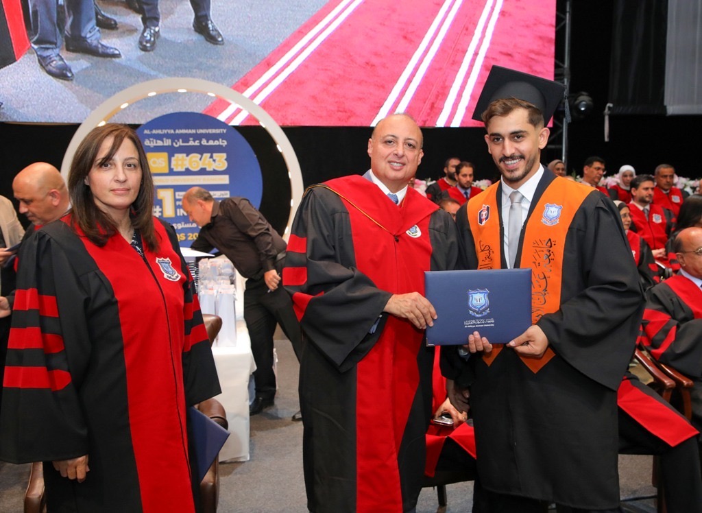بالصور.. د.الحوراني يرعى احتفال عمان الاهلية لليوم الثاني بتخريج طلبة الفصل الثاني من الفوج 33