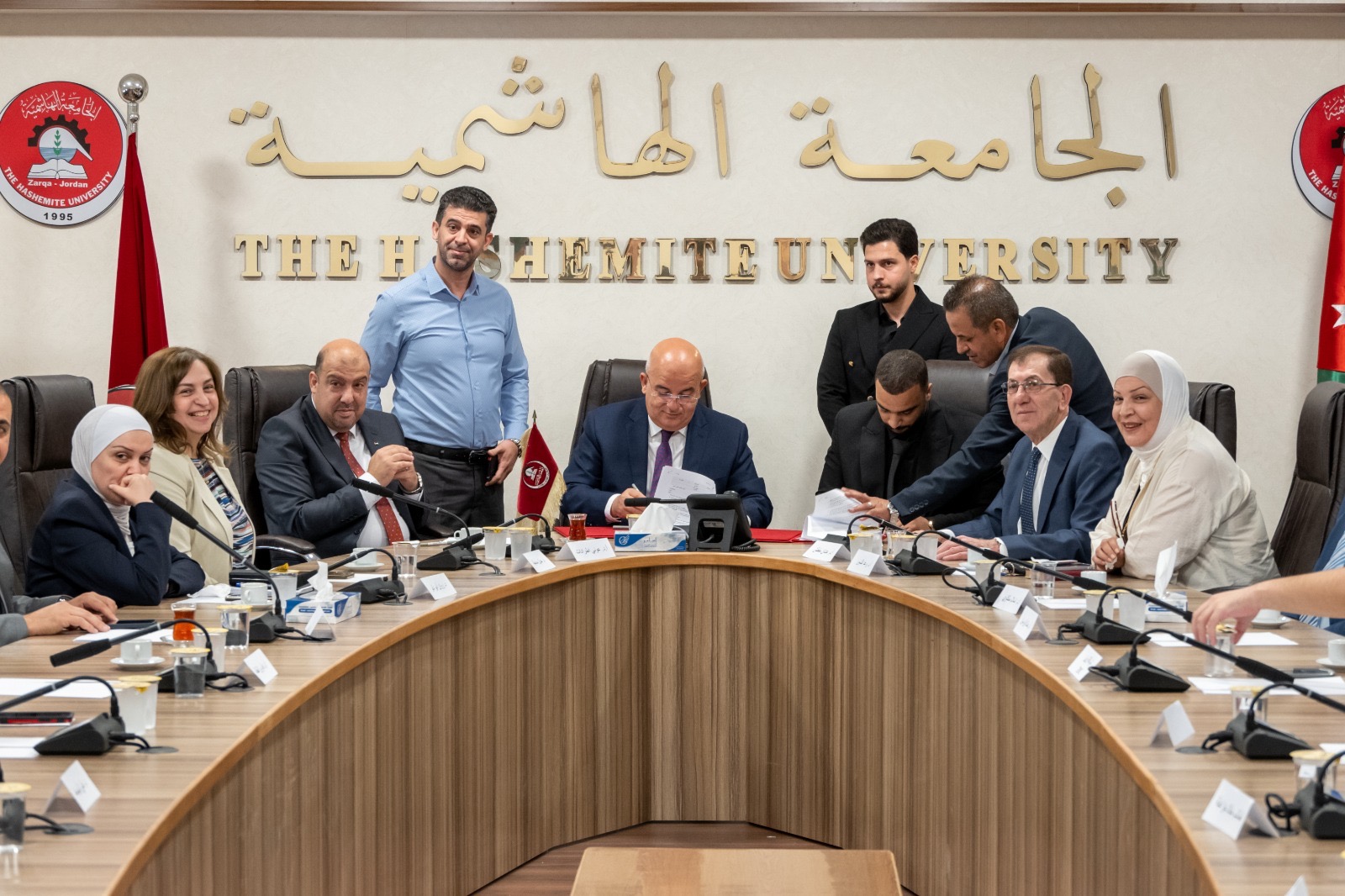 الجامعة الهاشمية تطلق الدورة الأولى من برنامج احتضان المشاريع الريادية الطلابية بتوقيع اتفاقيات مشاريع ابتكارية