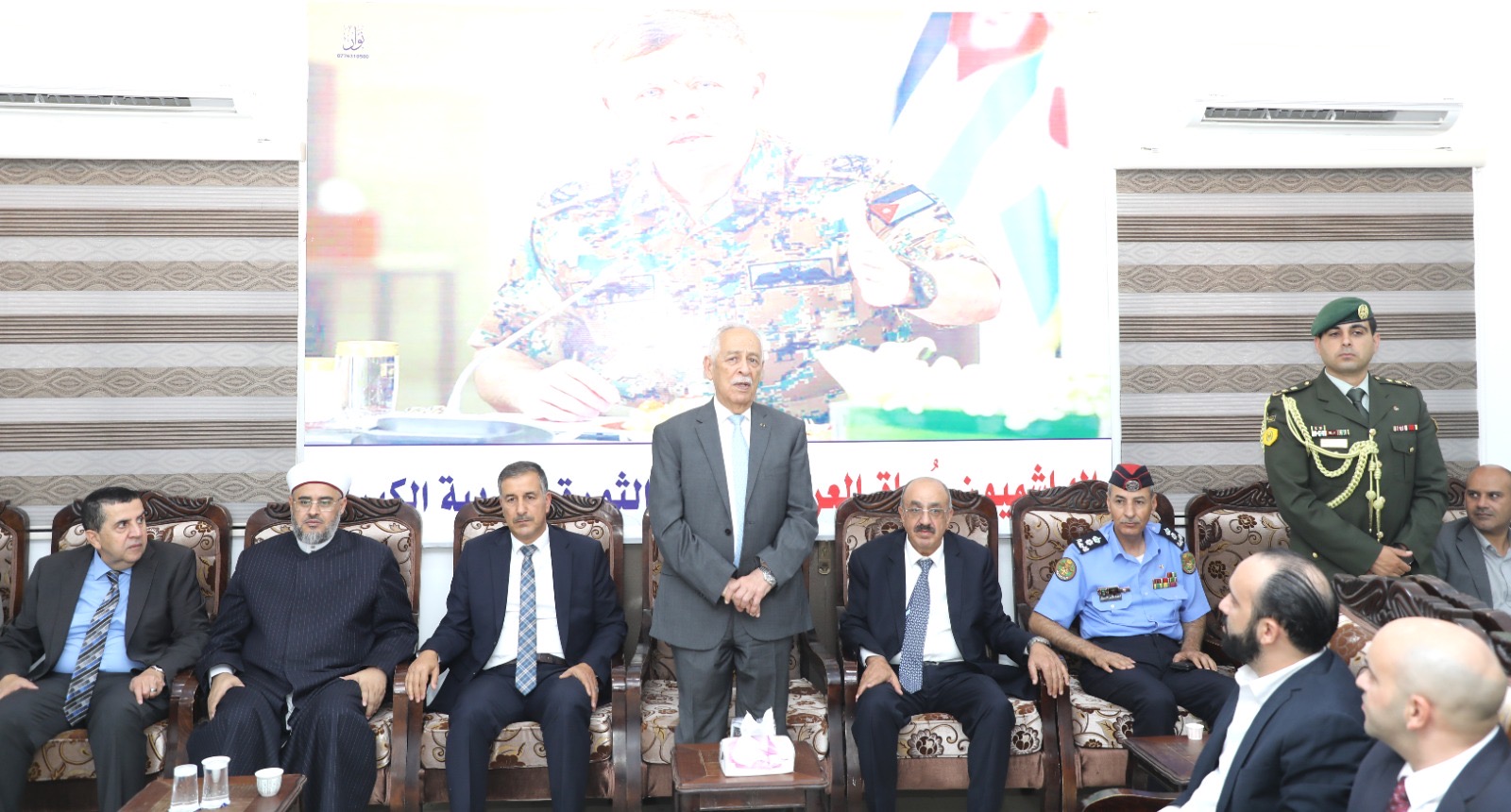 مندوبا عن الملك وولي العهد.. العيسوي يعزي الخصاونة وأبو رمان والعواملة