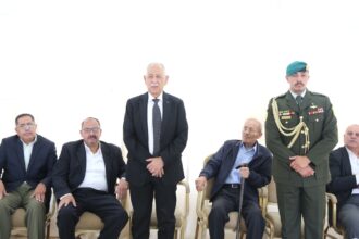 مندوبا عن الملك وولي العهد.. العيسوي يعزي عشيرتي قعوار والريالات