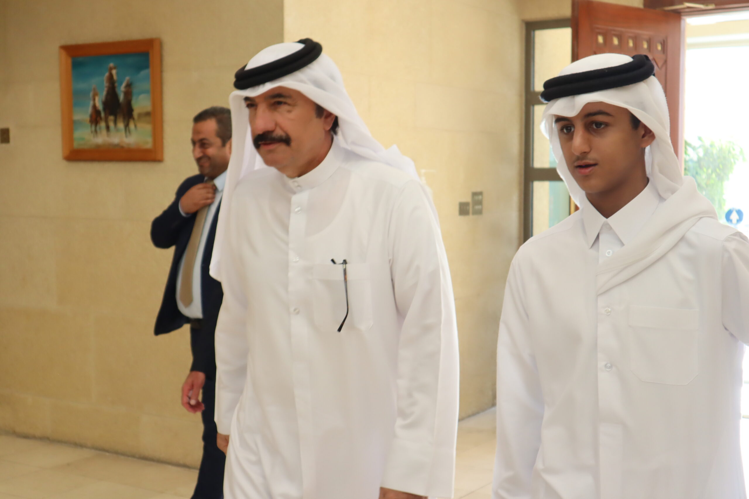 سفارة قطر في الأردن تستقبل المعزين بوفاة الأمير الوالد الشيخ حمد بن خليفة آل ثاني