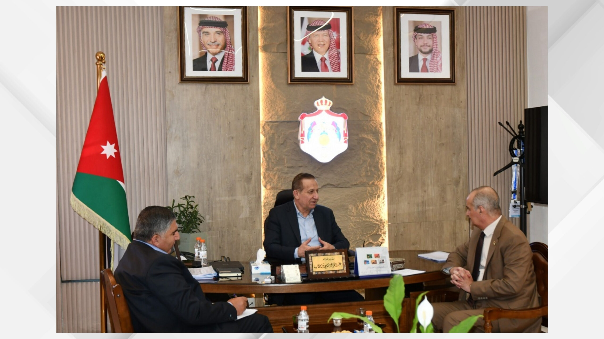 وزير الزراعة يطلع على سير العمل في المؤسسة التعاونية