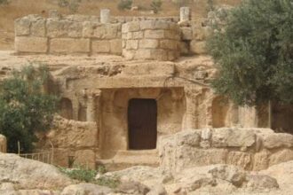 موقع أهل الكهف.. معلم ديني وأثري يستحضر القصة ويصون الذاكرة