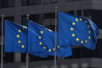 مؤشرات الأسهم الأوروبية تسجل أداءً إيجابيا وتغلق مرتفعة