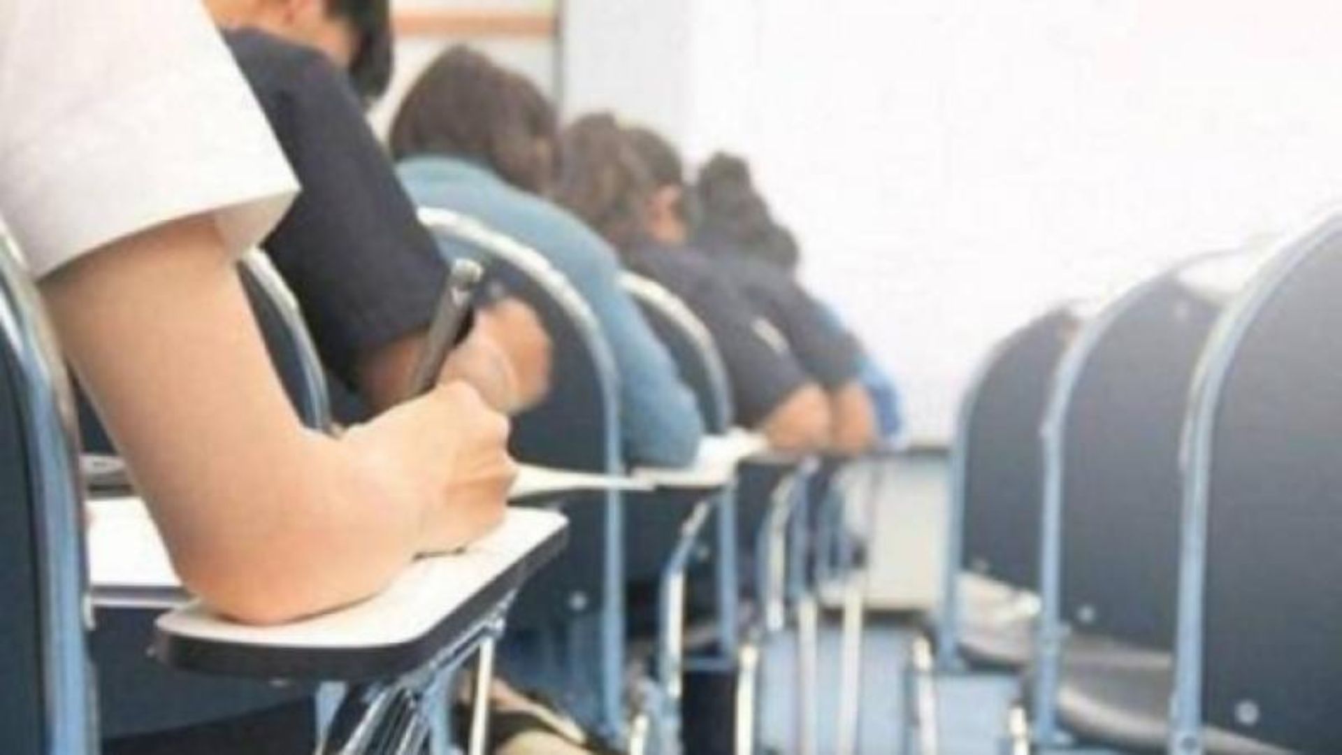 صورة حول : طلبة "التوجيهي" يواصلون تقديم امتحاناتهم غداً السبت طلبة "التوجيهي" يواصلون تقديم امتحاناتهم غداً السبت