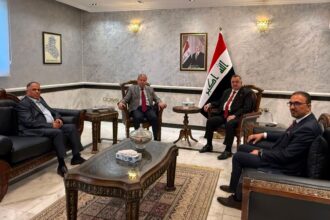 مدير عام مستشفى المقاصد والسفير العراقي يبحثان تعزيز التعاون المشترك