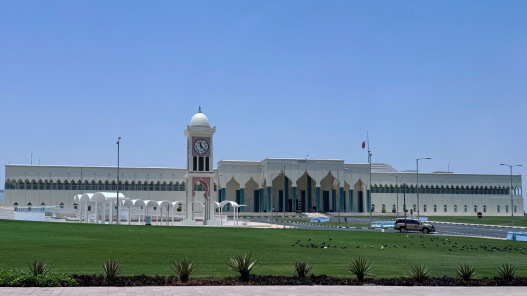 أداء صلاة الجنازة على الأمير حمد بحضور أمير دولة قطر وكبار المسؤولين