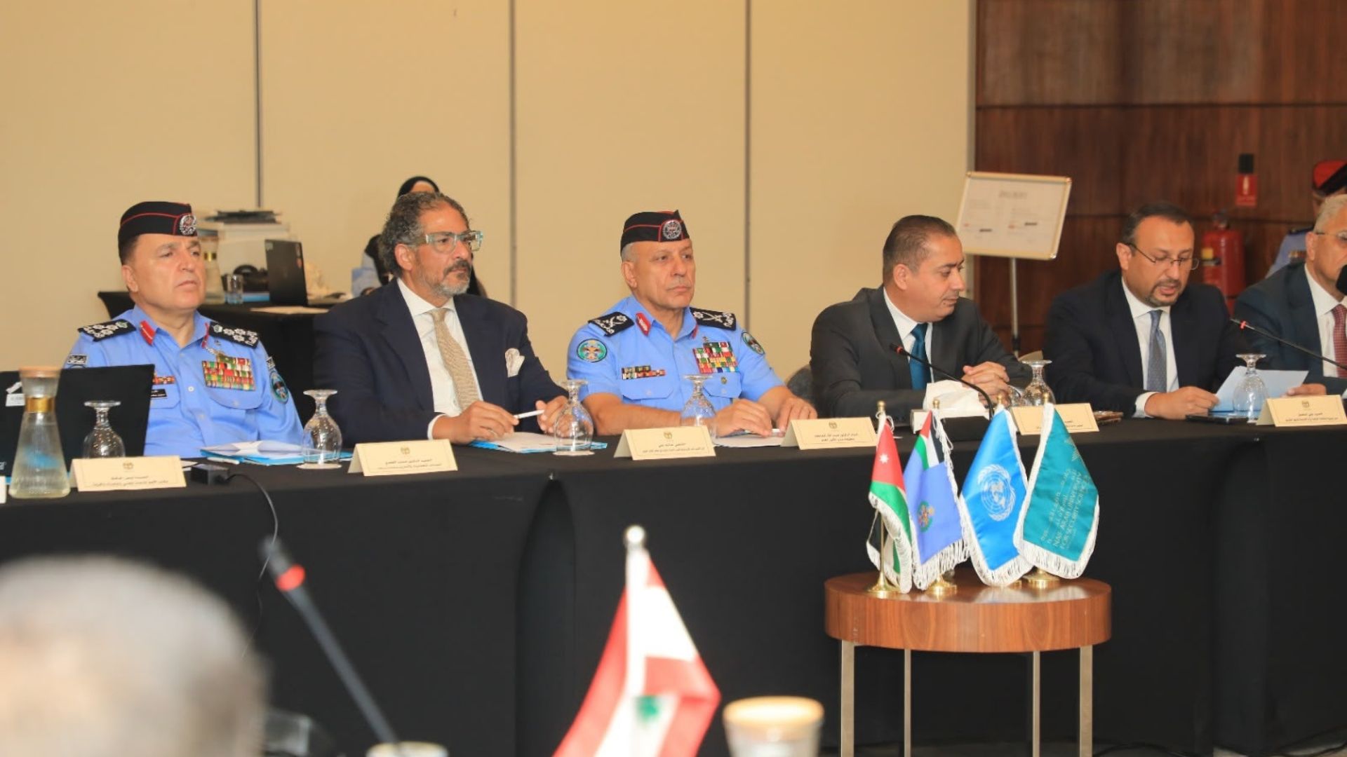 صورة حول : الأمن العام يستضيف اجتماعا لمكافحة المخدرات التصنيعية الأمن العام يستضيف اجتماعا لمكافحة المخدرات التصنيعية