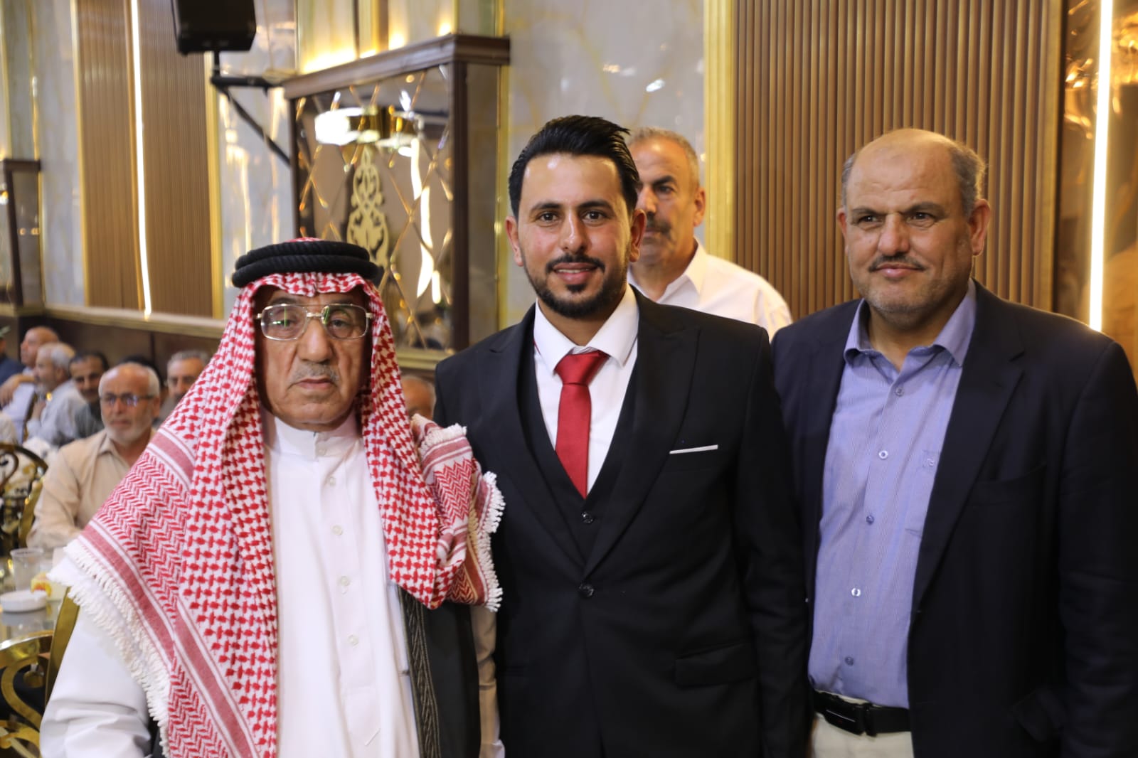 صورة حول : الف مبارك الزفاف عبدالله كريم ال زعل الخوالدة الف مبارك الزفاف عبدالله كريم ال زعل الخوالدة