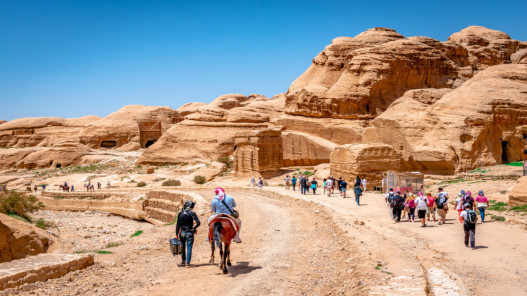 صورة حول : جمعية الفنادق: تسهيلات الضمان تدعم استمرار القطاع السياحي جمعية الفنادق: تسهيلات الضمان تدعم استمرار القطاع السياحي